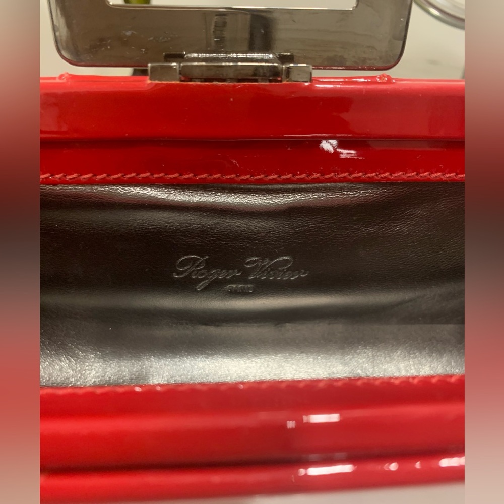 Roger Vivier Tube Clutch Vintage Patent Red - Picture 7 of 10